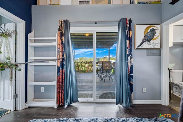 3585 Pittman Road, St Hedwig, TX 78152