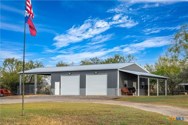3585 Pittman Road, St Hedwig, TX 78152