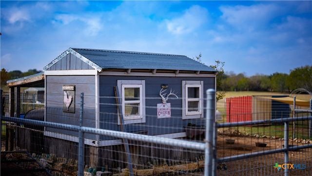 3585 Pittman Road, St Hedwig, TX 78152