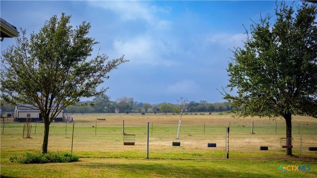 3585 Pittman Road, St Hedwig, TX 78152