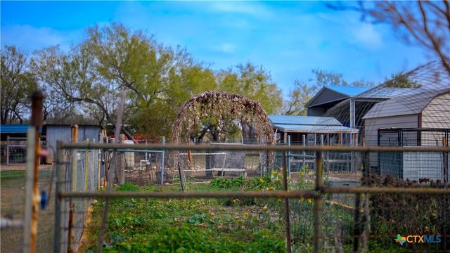 3585 Pittman Road, St Hedwig, TX 78152