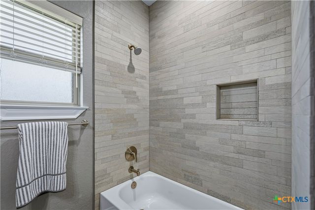 3585 Pittman Road, St Hedwig, TX 78152