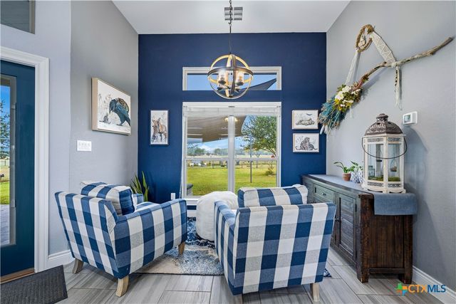 3585 Pittman Road, St Hedwig, TX 78152