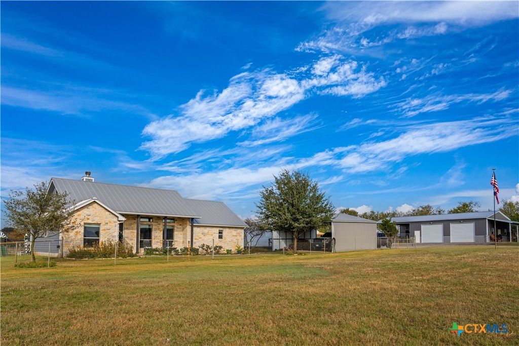 3585 Pittman Road, St Hedwig, TX 78152