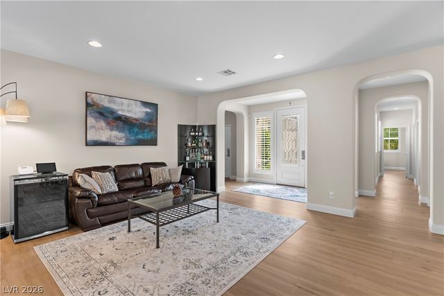 7591 Apache Cliff Street, Las Vegas, NV 89113