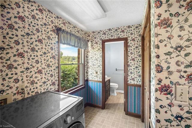 200 Enterprise Road, Lexington, NC 27295