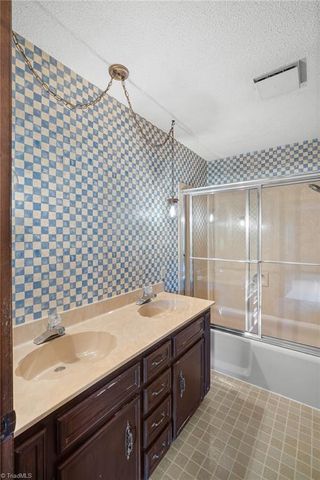 200 Enterprise Road, Lexington, NC 27295