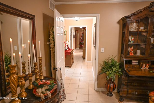 2855 Greenwell Ford Rd, Shepherdsville, KY 40165