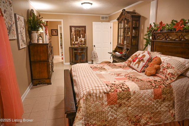 2855 Greenwell Ford Rd, Shepherdsville, KY 40165