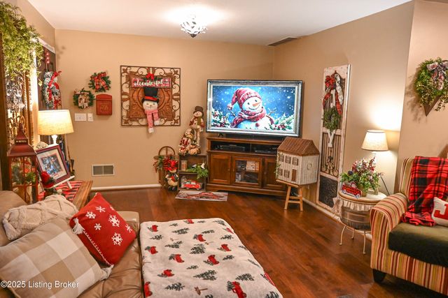 2855 Greenwell Ford Rd, Shepherdsville, KY 40165