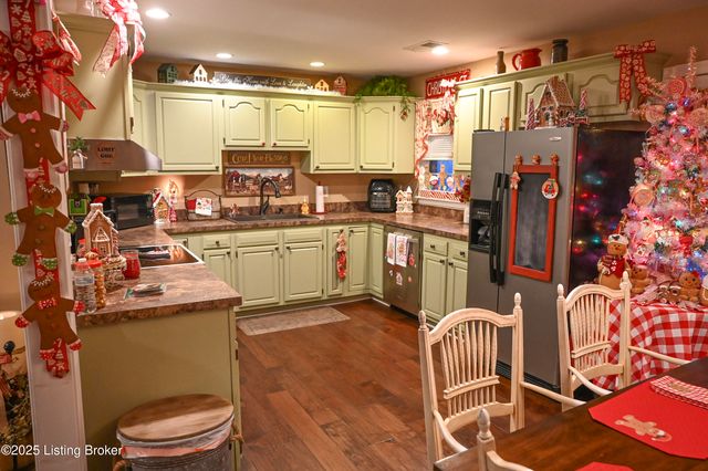 2855 Greenwell Ford Rd, Shepherdsville, KY 40165