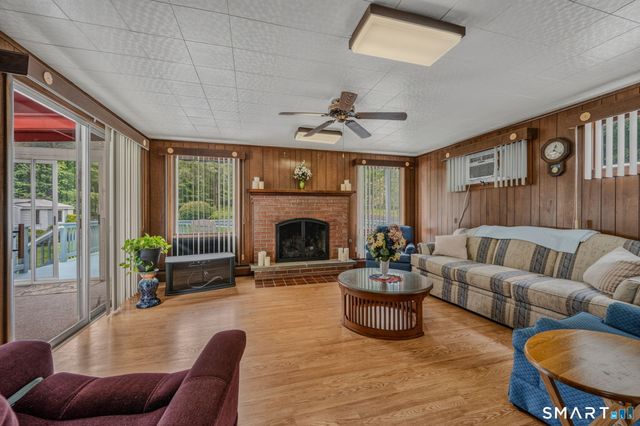 47 Shore Road, Waterford, CT 06385