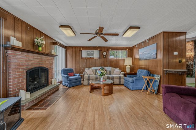 47 Shore Road, Waterford, CT 06385