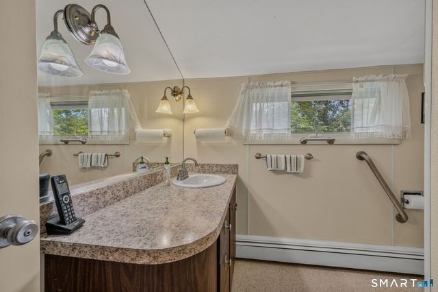 47 Shore Road, Waterford, CT 06385