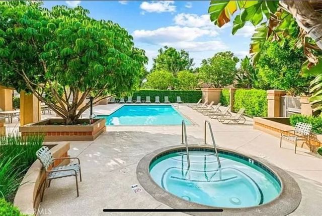 60 Magellan Aisle, Irvine, CA 92620