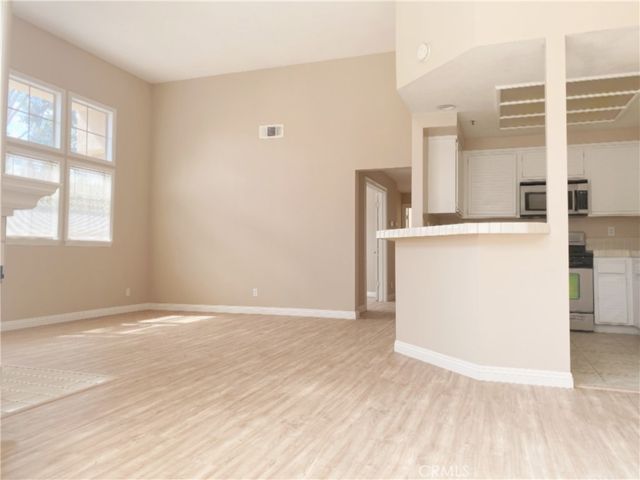 60 Magellan Aisle, Irvine, CA 92620