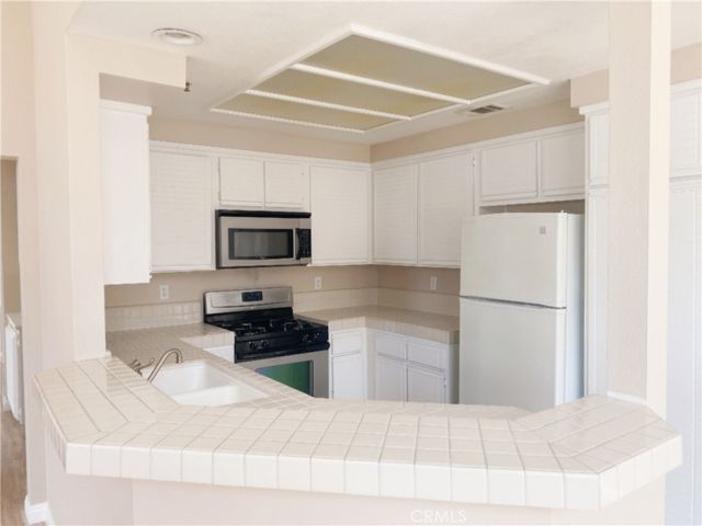 60 Magellan Aisle, Irvine, CA 92620