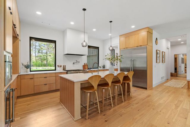 6200 Cardinal Avenue, Excelsior, MN 55331