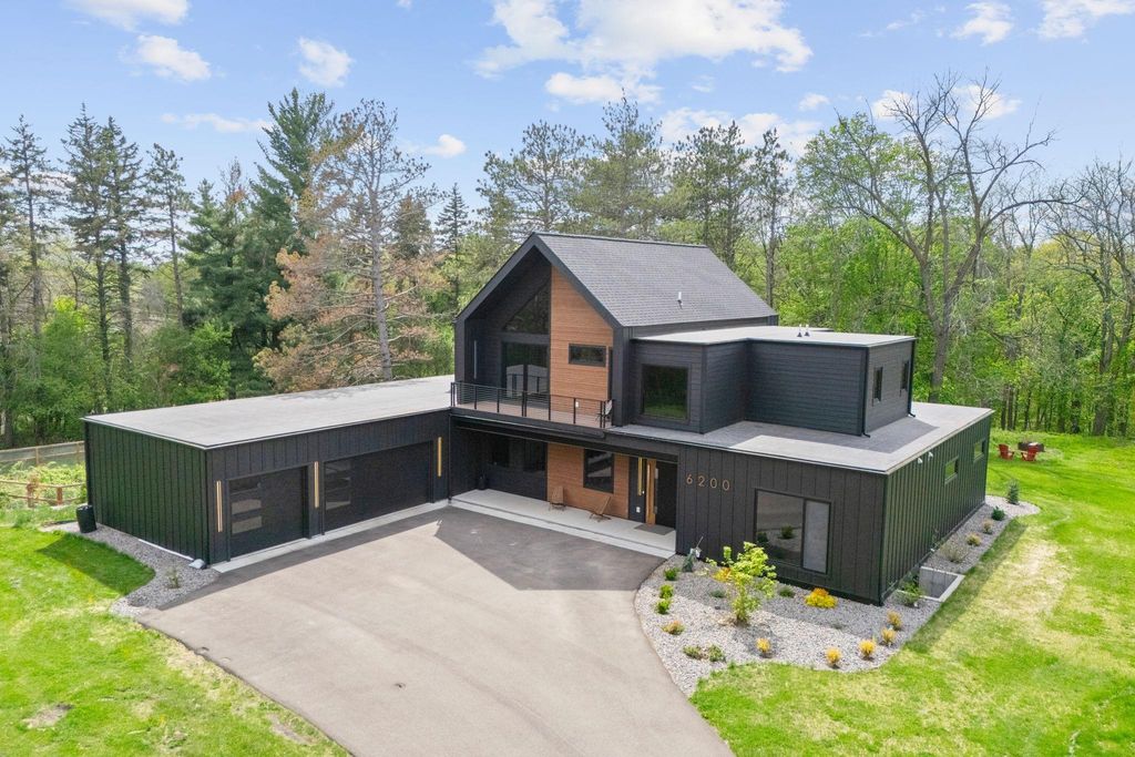 6200 Cardinal Avenue, Excelsior, MN 55331
