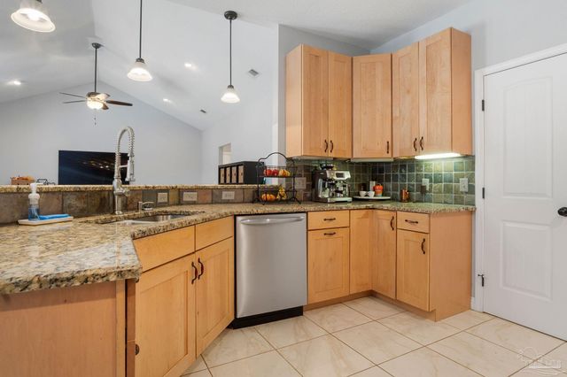 7409 Rexford St, Navarre, FL 32566