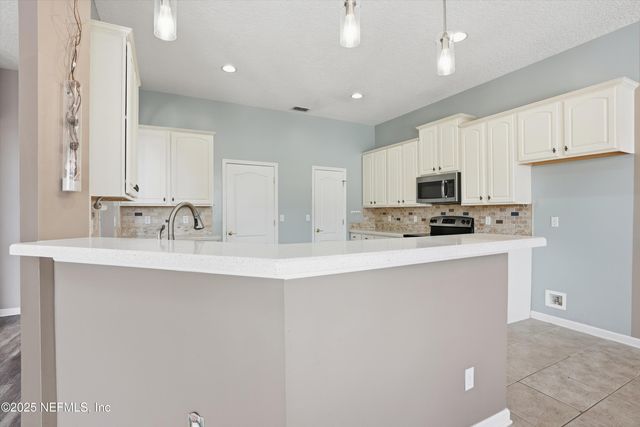 2963 CAPTIVA BLUFF Road N, Jacksonville, FL 32226