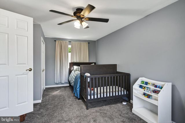 18 FOSTER LN, Downingtown, PA 19335