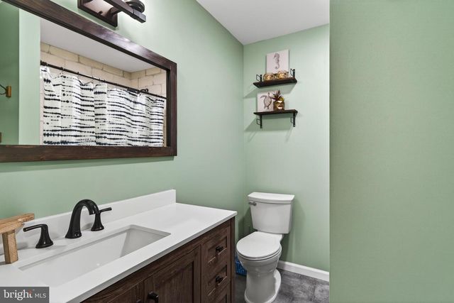 18 FOSTER LN, Downingtown, PA 19335