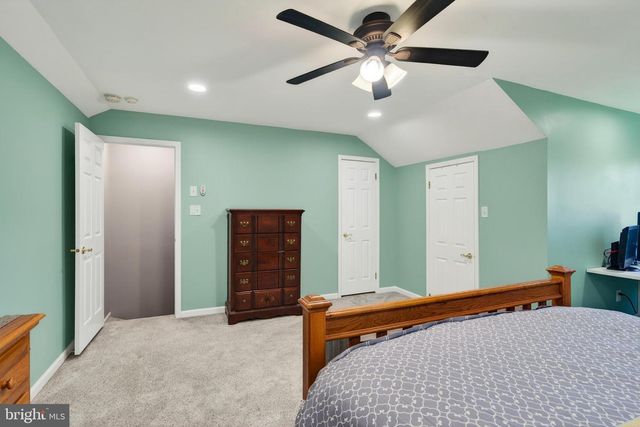 18 FOSTER LN, Downingtown, PA 19335