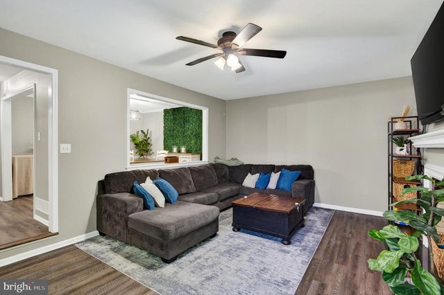 18 FOSTER LN, Downingtown, PA 19335