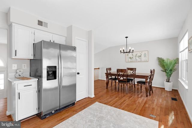 9005 TRIPLE RIDGE RD, Fairfax Station, VA 22039