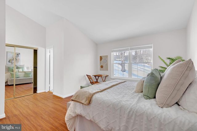 9005 TRIPLE RIDGE RD, Fairfax Station, VA 22039