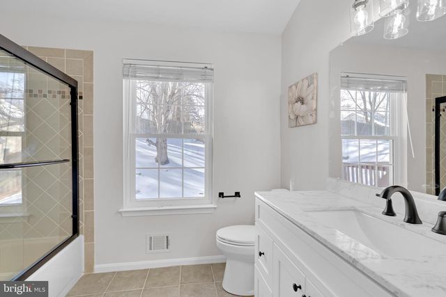 9005 TRIPLE RIDGE RD, Fairfax Station, VA 22039