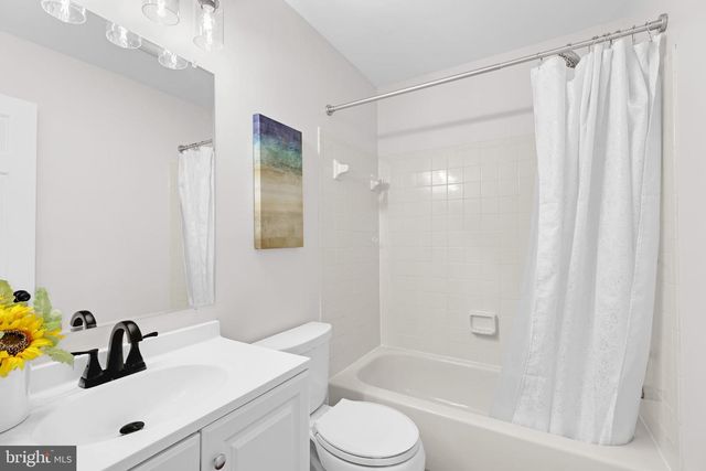 9005 TRIPLE RIDGE RD, Fairfax Station, VA 22039