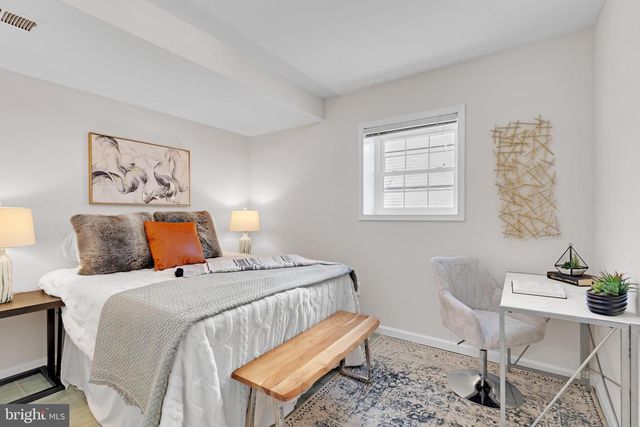 9005 TRIPLE RIDGE RD, Fairfax Station, VA 22039