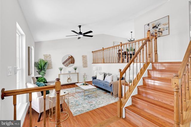 9005 TRIPLE RIDGE RD, Fairfax Station, VA 22039