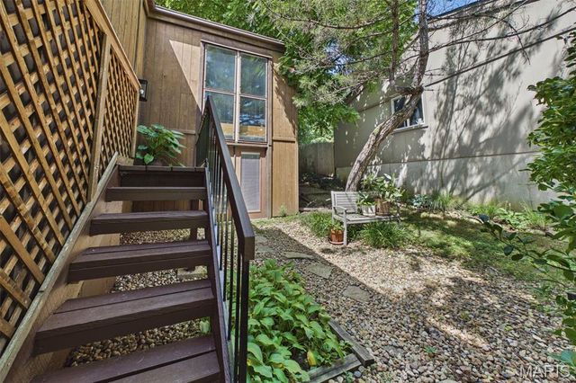 965 Beacon Woods Court, Ballwin, MO 63021