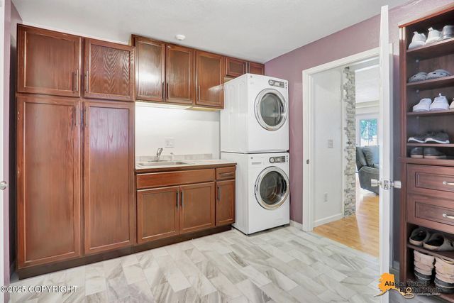 4364 Rendezvous Circle, Anchorage, AK 99504