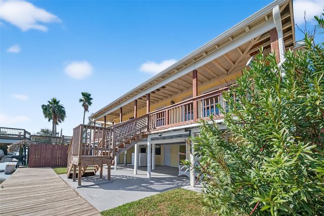 11 Highland Drive, Bayou Vista, TX 77563