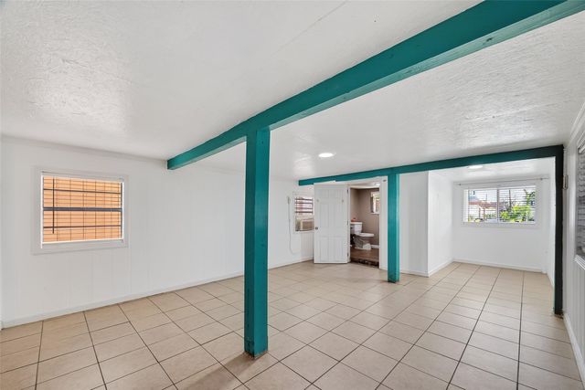 11 Highland Drive, Bayou Vista, TX 77563