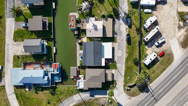 11 Highland Drive, Bayou Vista, TX 77563