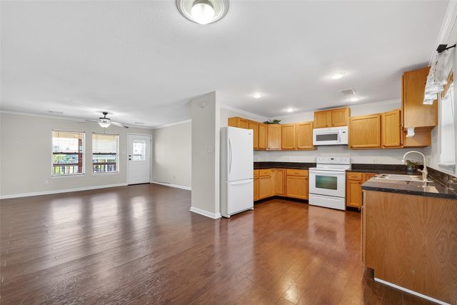 11 Highland Drive, Bayou Vista, TX 77563