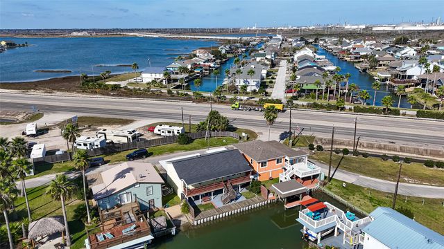 11 Highland Drive, Bayou Vista, TX 77563