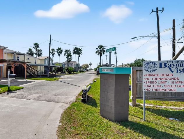 11 Highland Drive, Bayou Vista, TX 77563