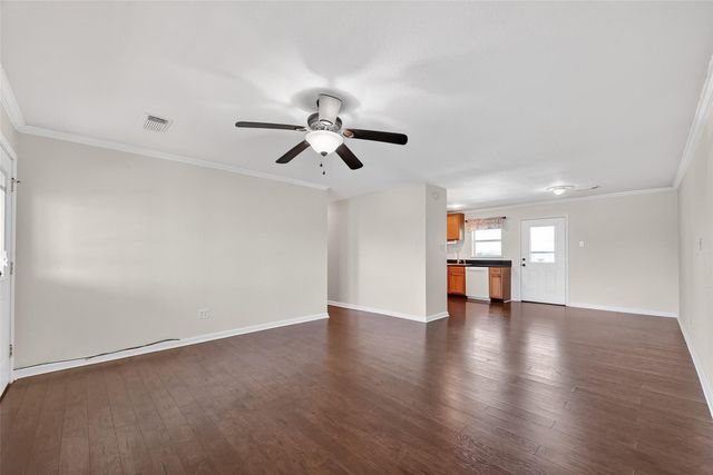 11 Highland Drive, Bayou Vista, TX 77563