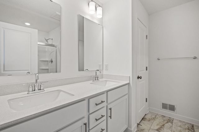 18326 Gladiator Drive, Lakeville, MN 55044