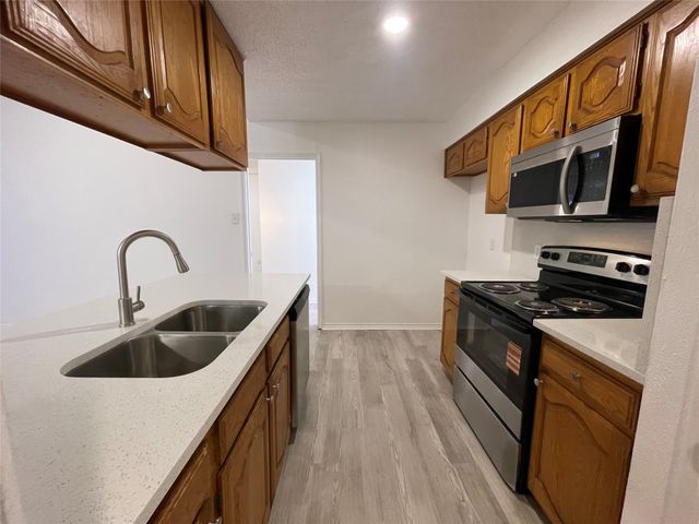 2424 Sherry Street, Arlington, TX 76014