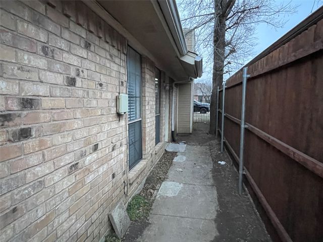 2424 Sherry Street, Arlington, TX 76014