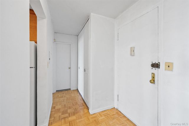 1841 Central Park Avenue 18P, Yonkers, NY 10710