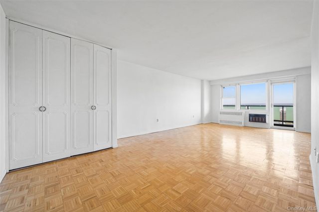 1841 Central Park Avenue 18P, Yonkers, NY 10710