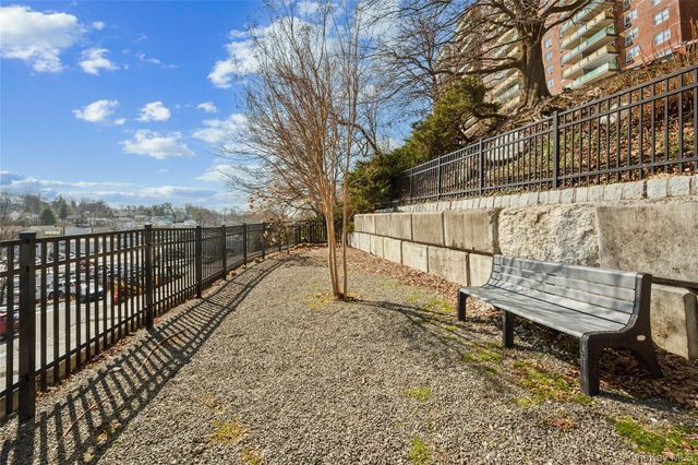 1841 Central Park Avenue 18P, Yonkers, NY 10710